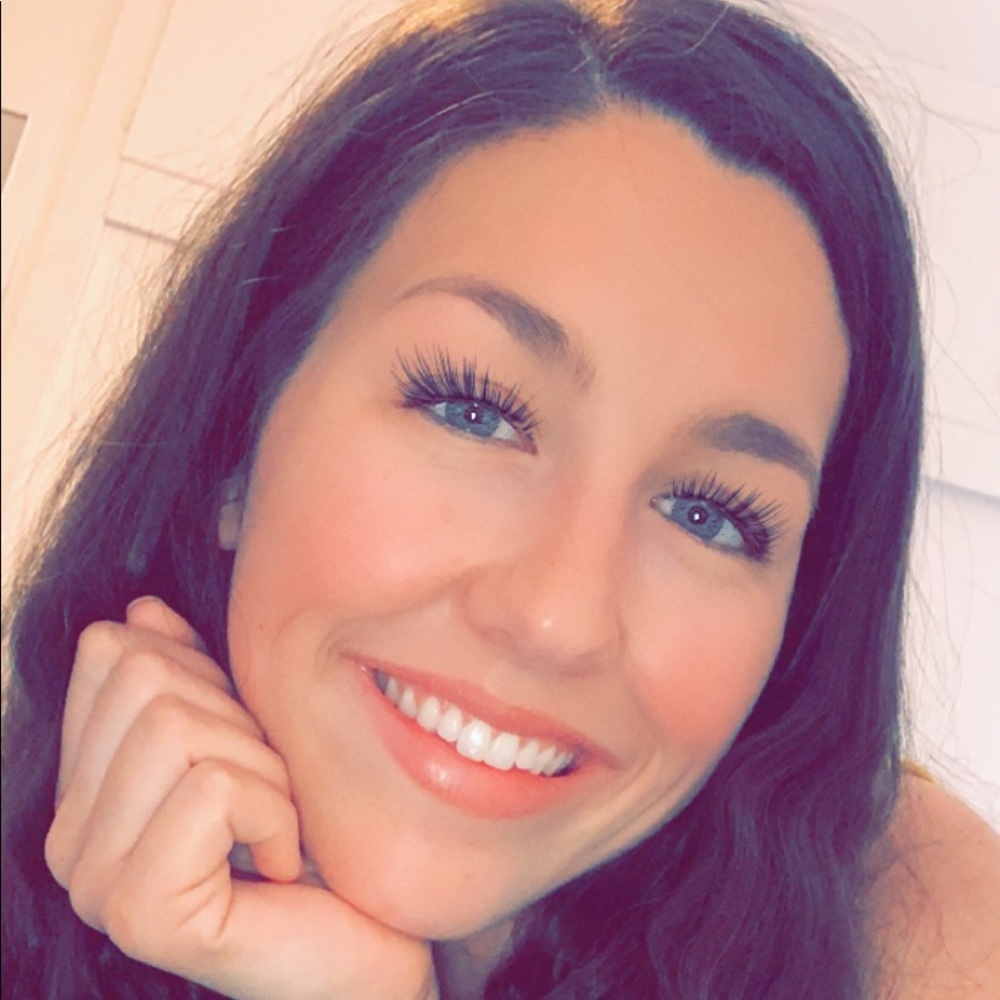 Meet your Posher, Emily